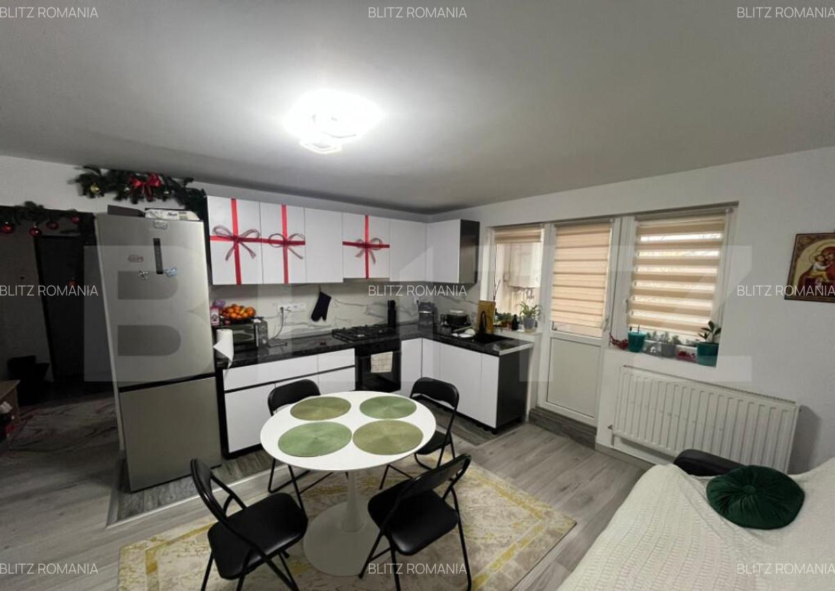 Apartament renovat, decomandat , 2 camere, zona micro 3 - 1