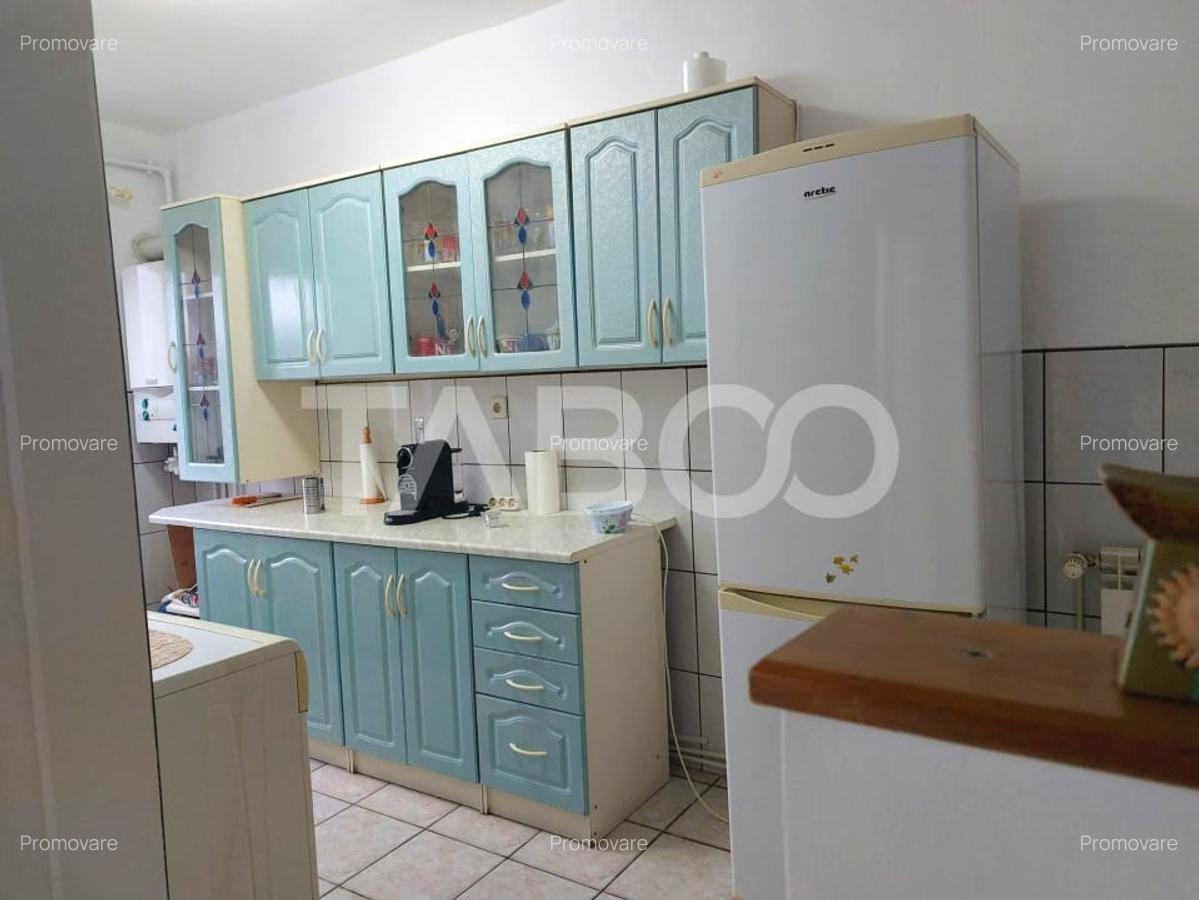 Apartament 50 mpu 2 camere etaj 3 pivnita Piata Noua Cisnadie - 2
