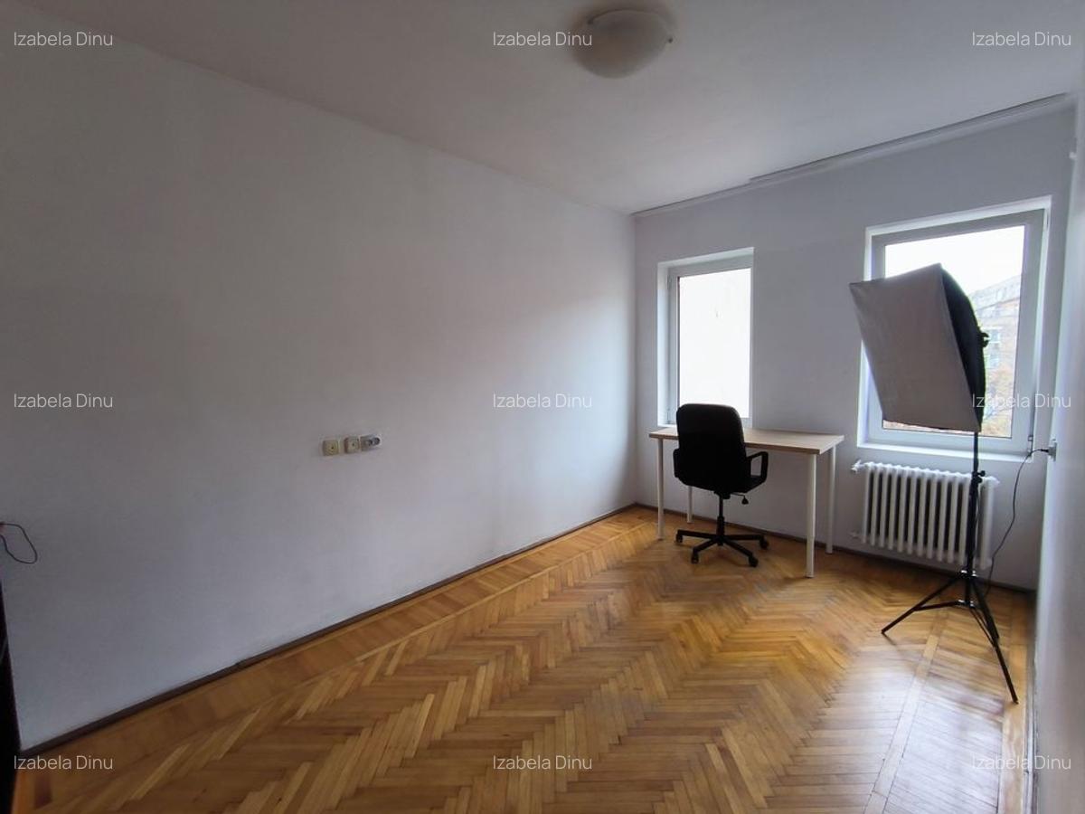 Apartament de vanzare  3 camere decomandat - Piața Romană RISC 1 - 7