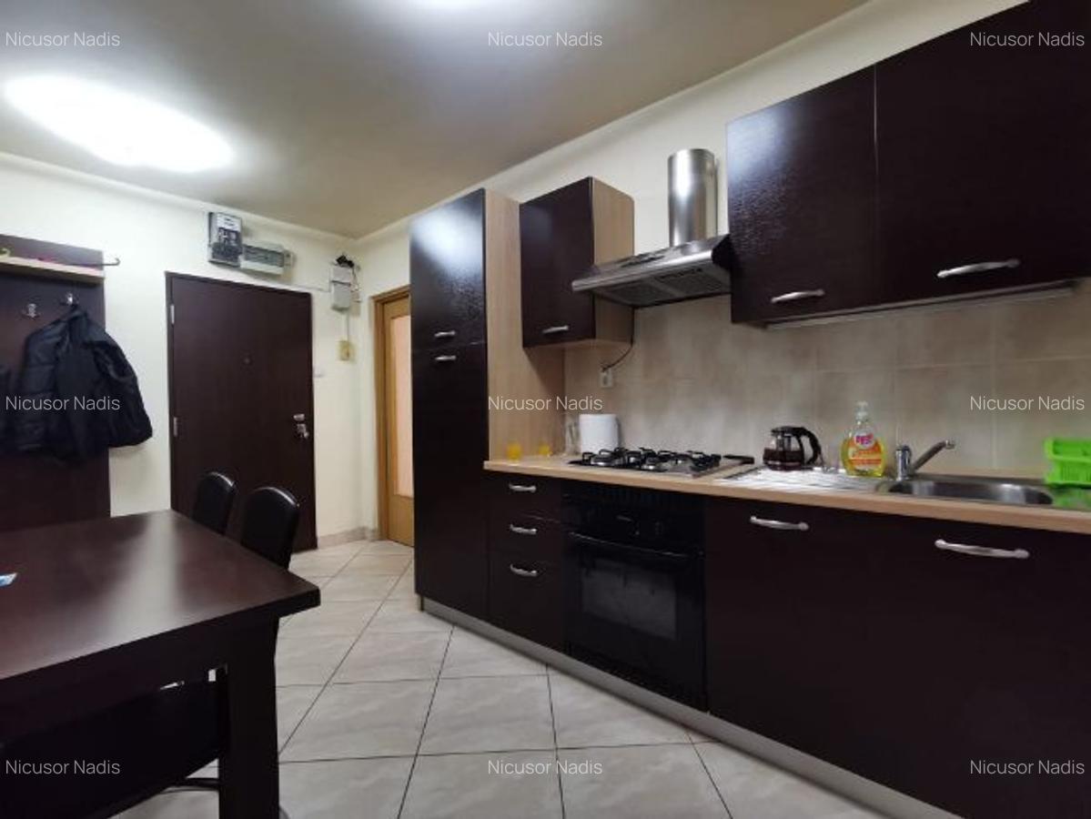Apartament de vânzare - 8