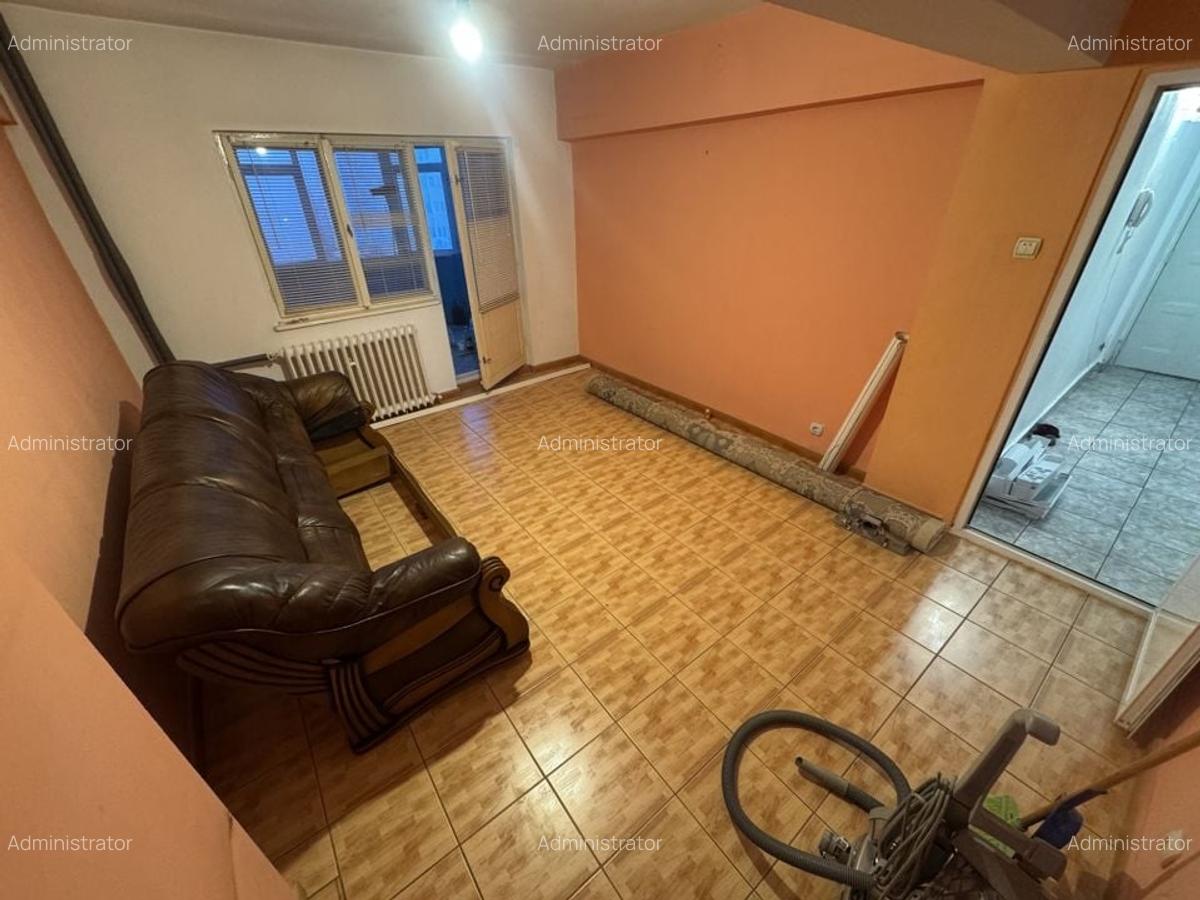 Apartament 3 camere zona Far - 2