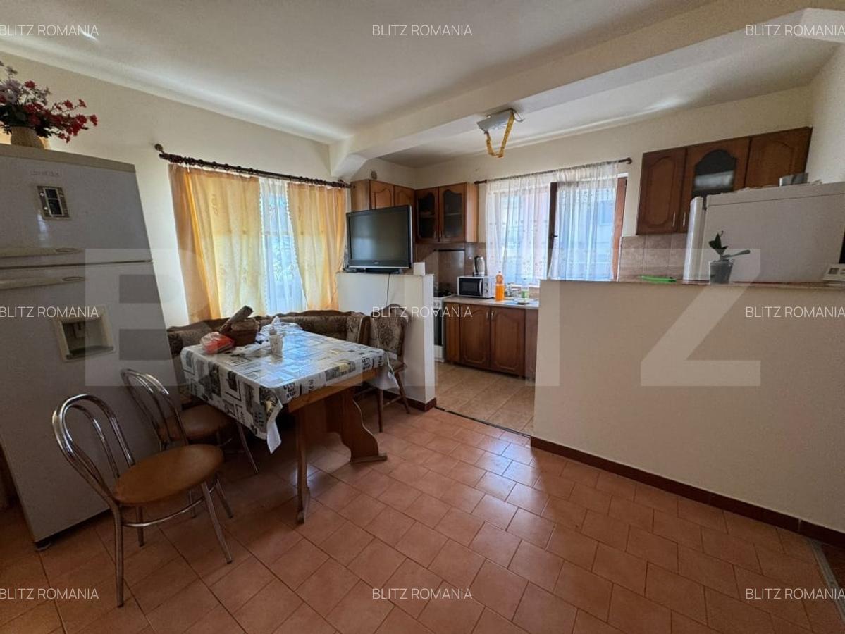 Casa 5 camere, 300 mp, parcari, zona Florilor - 1
