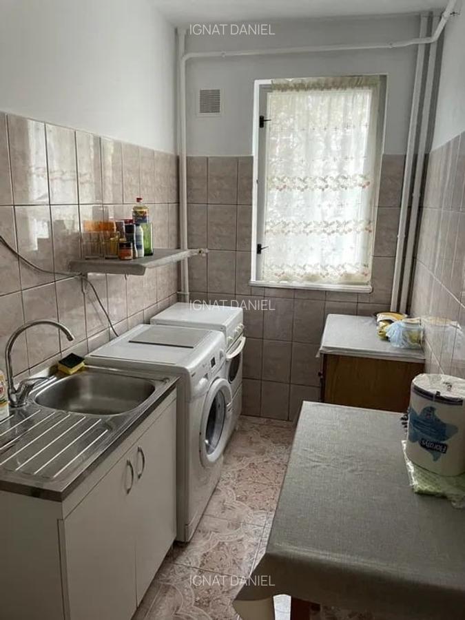 Apartament cu 2 camere, etajul 3/10, zona Podu Ros - 2