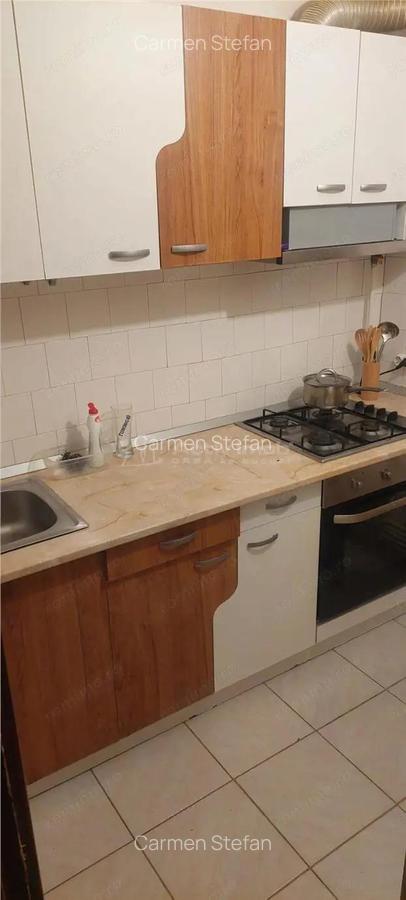 Garsoniera etaj 3 renovata mobilata utilata - 2