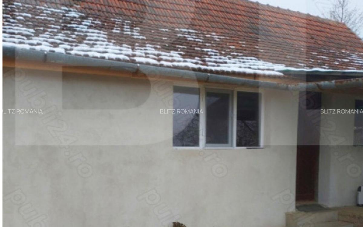 Casa de vanzare intr-o zona lini?tita, sus pe deal, cu - 8