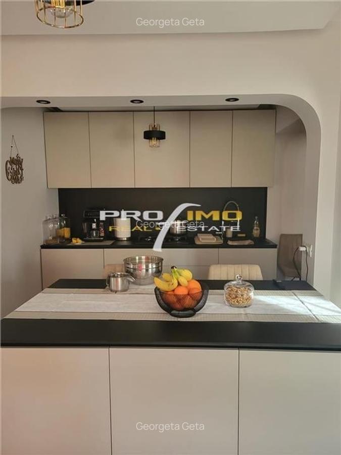 Faleza Nord - Bld.Mamaia - vila D+P+M cu 4 camere garaj si dependinte - 1
