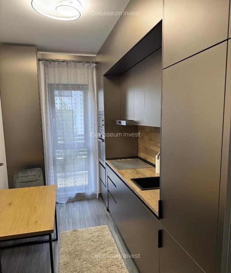 Apartament 2 camere, decomandat - zona Cristian - 3
