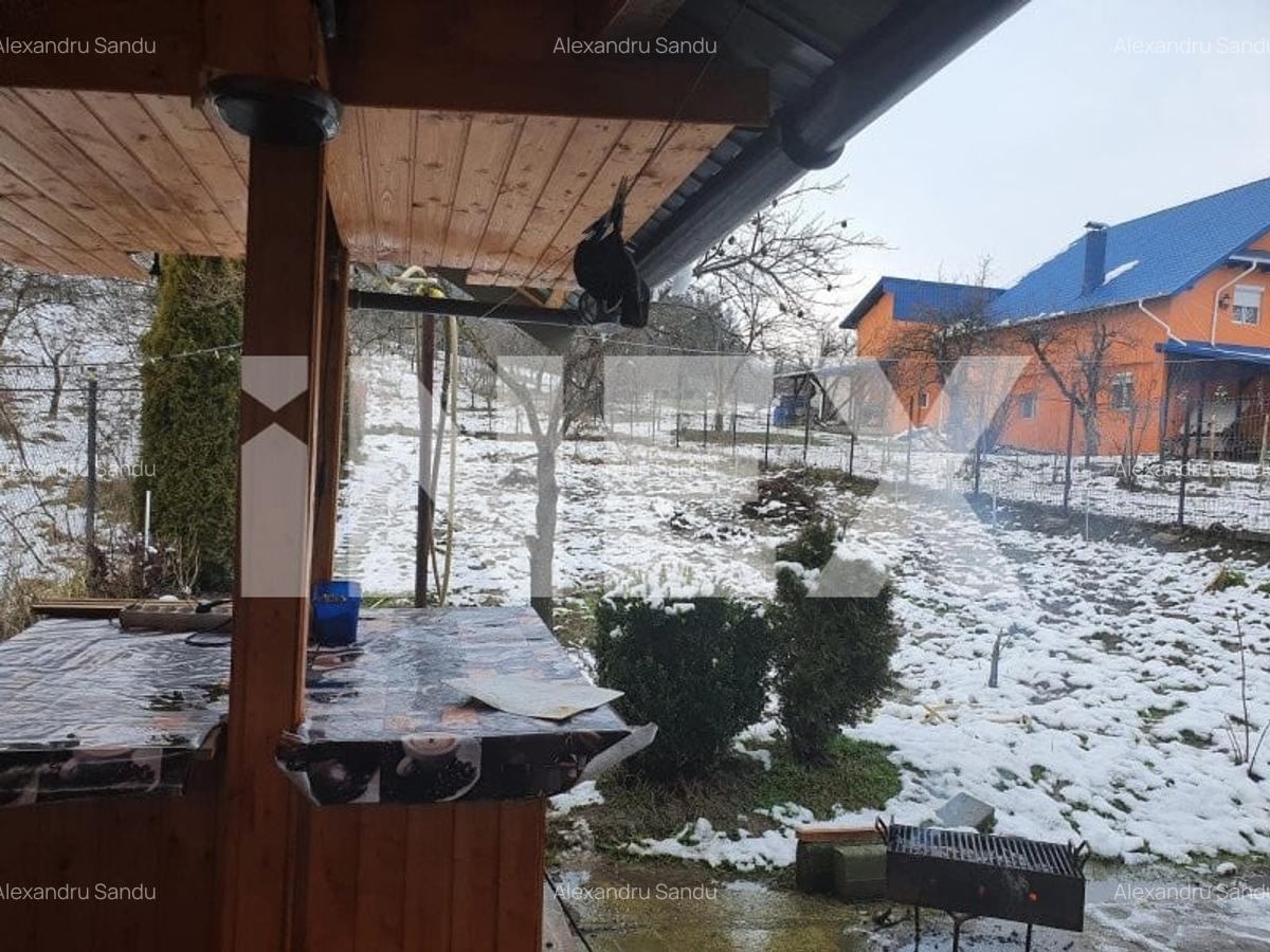 Casa la Padure cu 6 camere de vanzare - Curtea de Arges, zona Busaga - 4