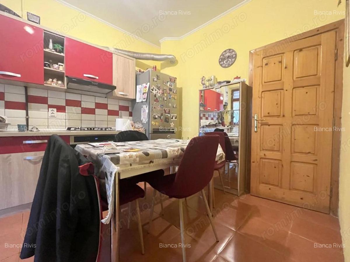 Casa cu 3 camere, curte comuna, zona Mehala - 10