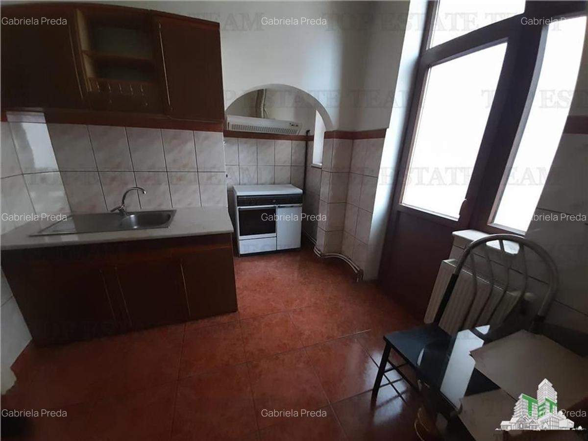 Piata Unirii  chiar la metrou in exclusivitate vanzare 2 camere cu loc de parcar - 15