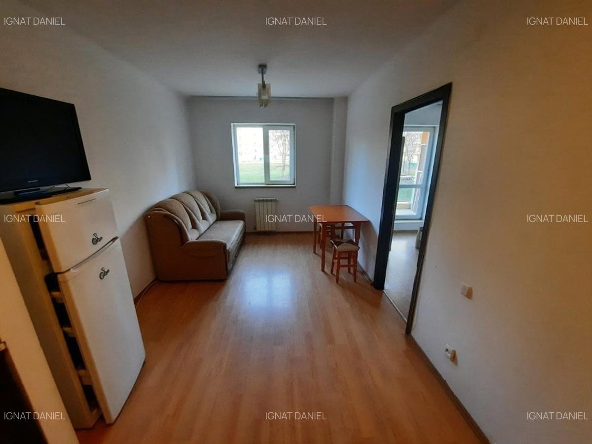 Apartament cu 2 camere, zona Tatarasi - Green Park - 1