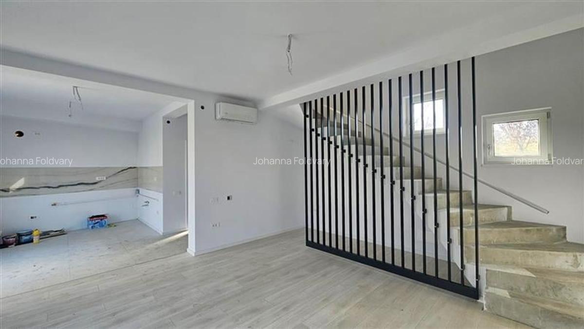 Casă cu 5 camere în Central - 1