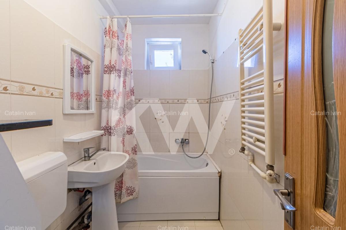 Apartament spatios, scara interioara, doua bai, in zona Faget - 5
