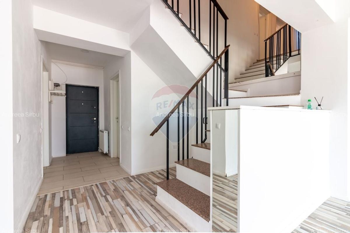 Casa / Vila in Corbeanca,  toate utilitatile, strada principala - 2
