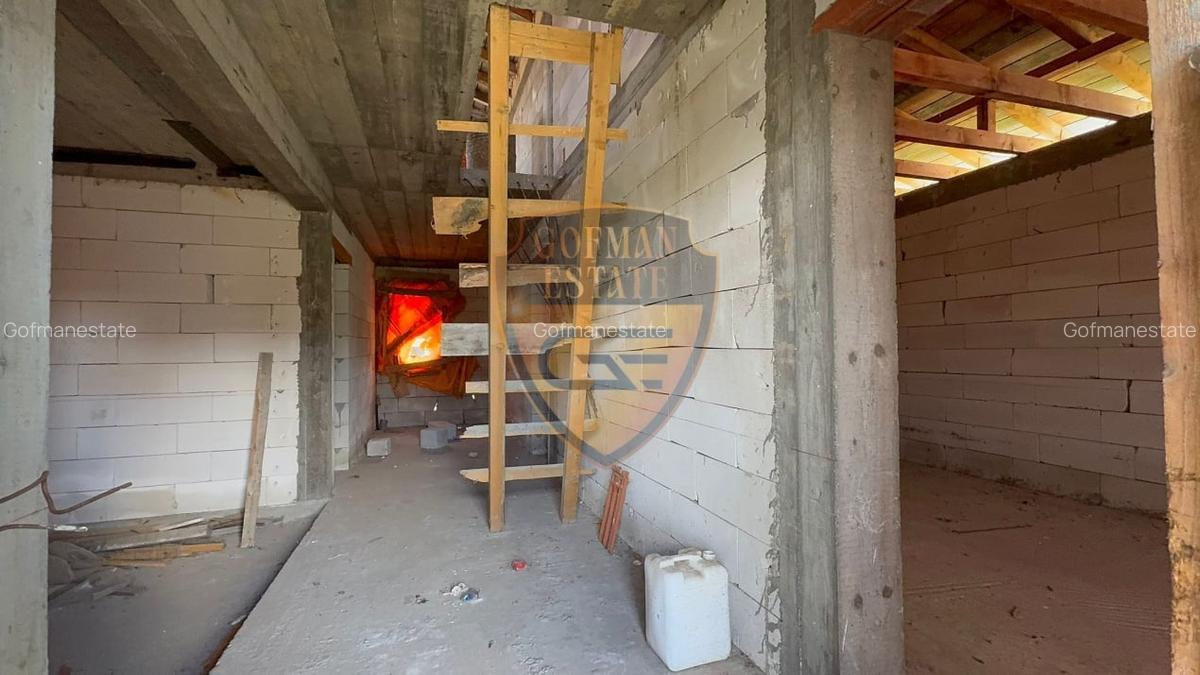 Casa 4 camere, P+M , Valul lui Traian, la gri teren 337 mp, garaj - 9