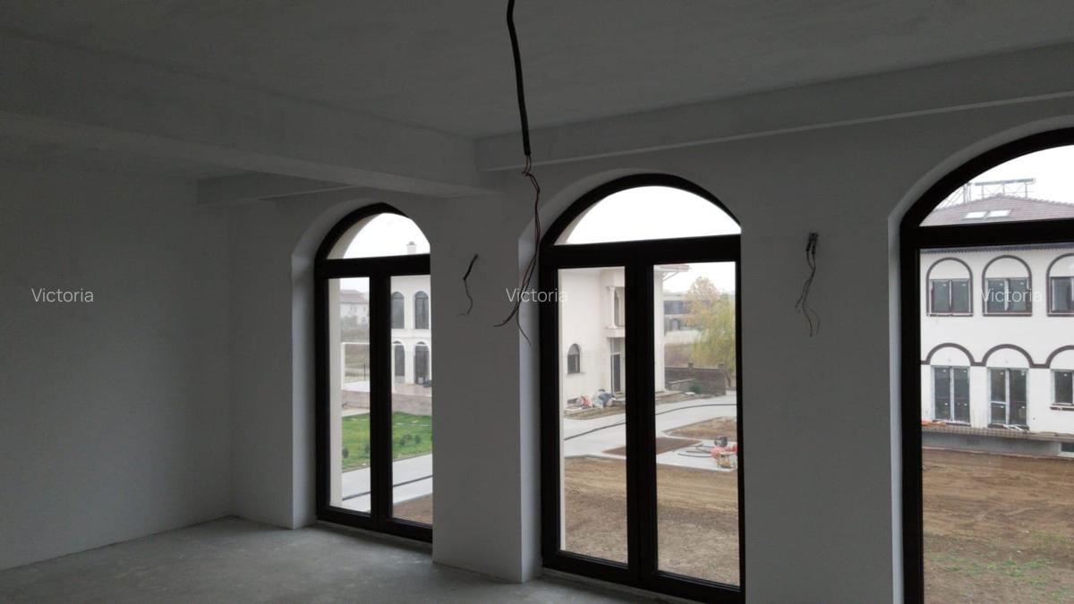 Casă cu 7 camere în Sisești - 10