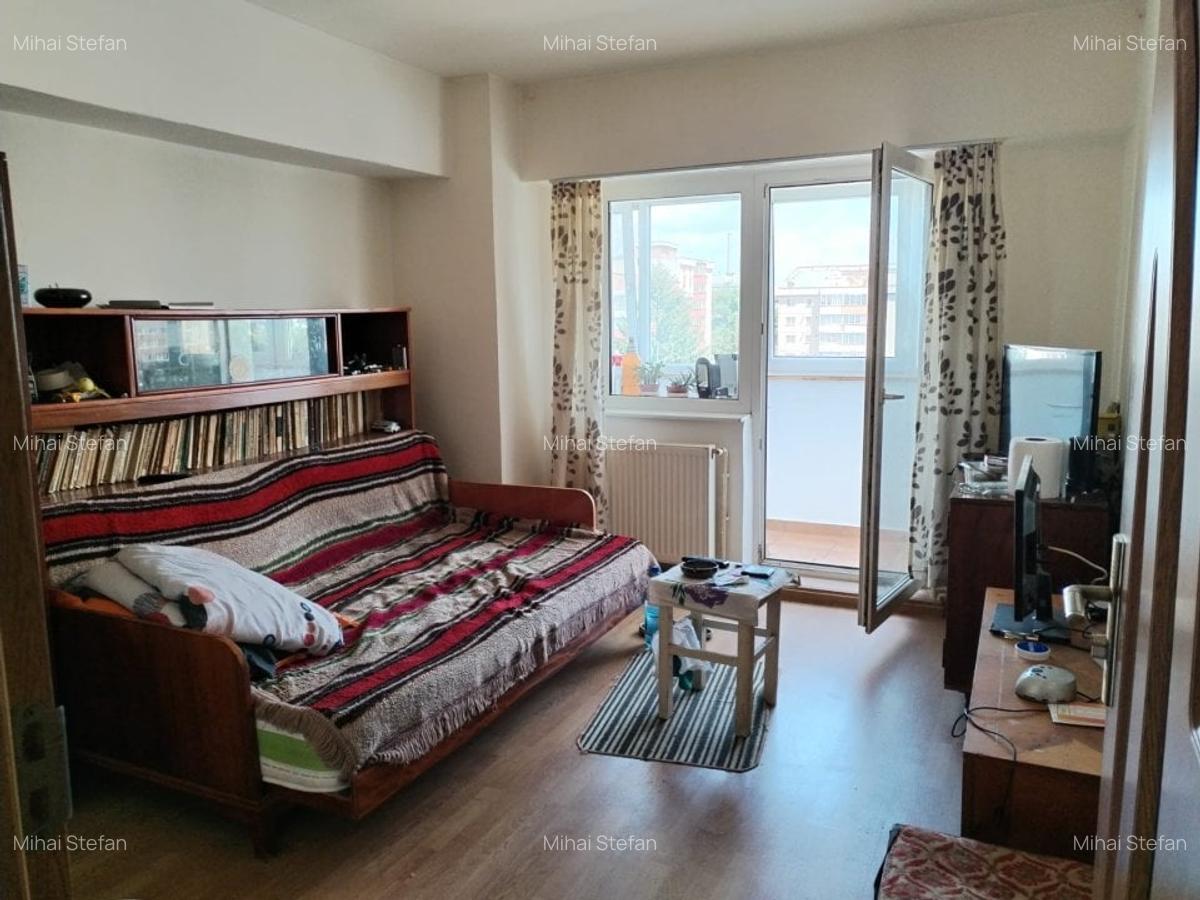Apartament cu 3 camere decomandat în Aurel Vlaicu - 9