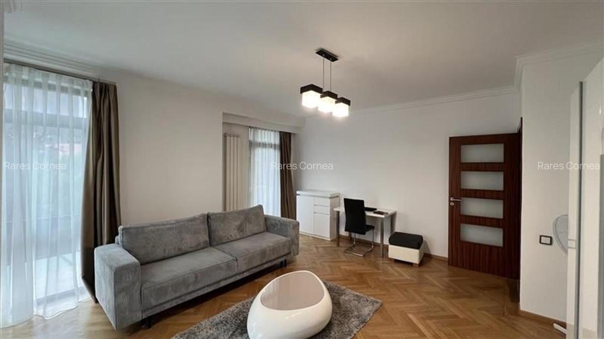 Inchiriere apartament 2 camere decomandate modern bloc nou Central- zona Platini - 2