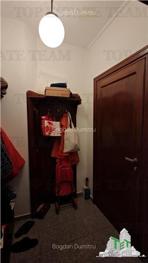 Apartament de 3 camere ultracentral, 2 intrari, lift cu acces privat, pod pentru - 5