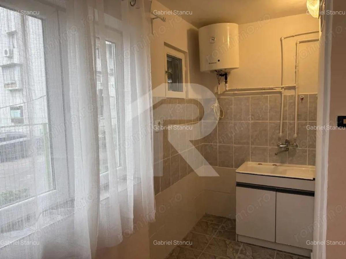 Garsoniera situata la parter, Str Iacob Andrei, bloc civilizat ! - 4