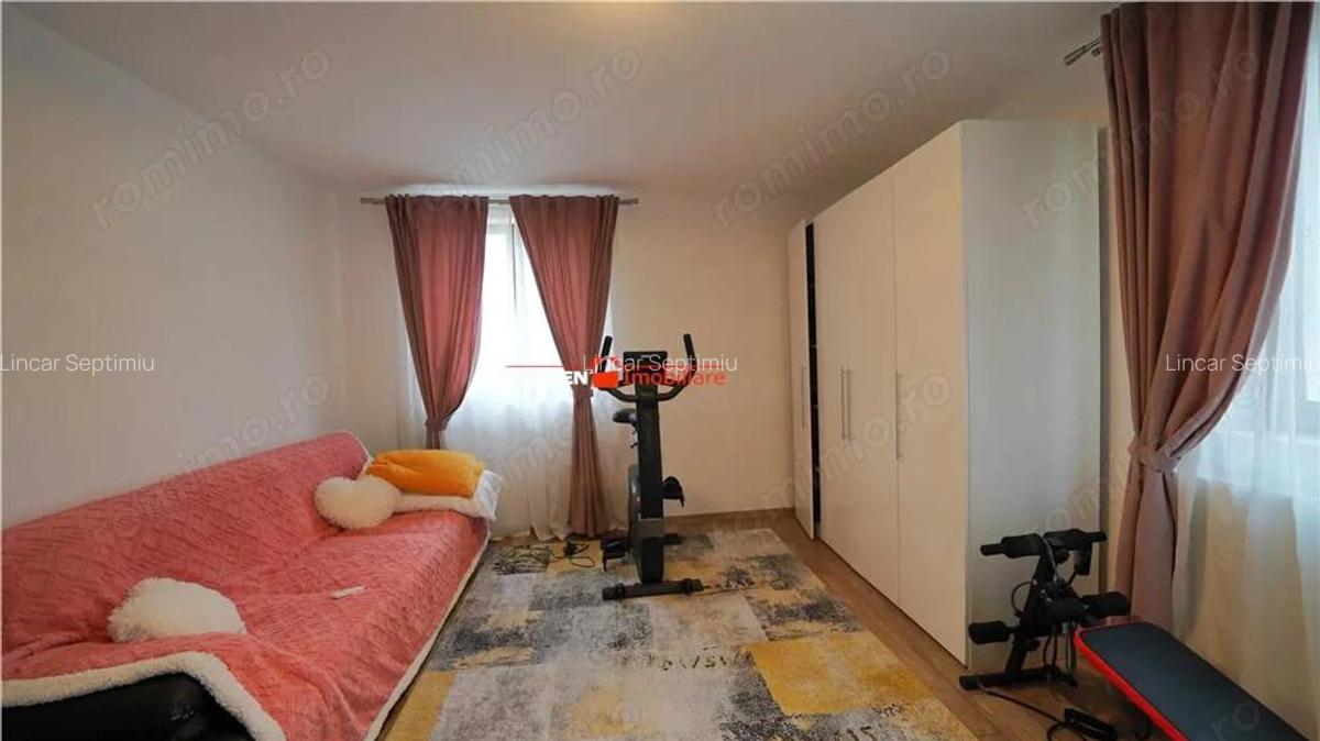 Sanmartin - Vila cu 3 apartamente si potential de inchiriere - 1