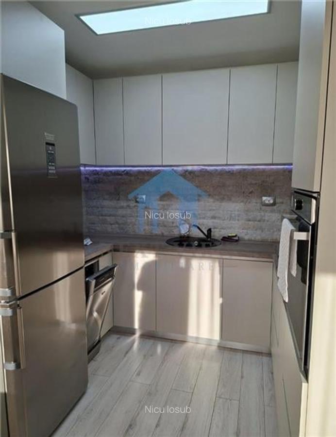 Apartament 3 camere, Piata 1 Mai - 4