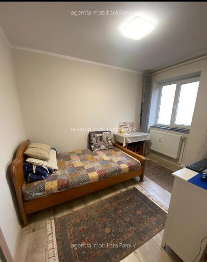 Apartament cu 2 camere decomandate etaj 1 Zona Zamca - 5