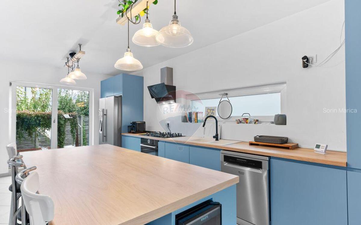 VANZARE Casa / Vila moderna cu 4 camere si curte Dragom... - 9