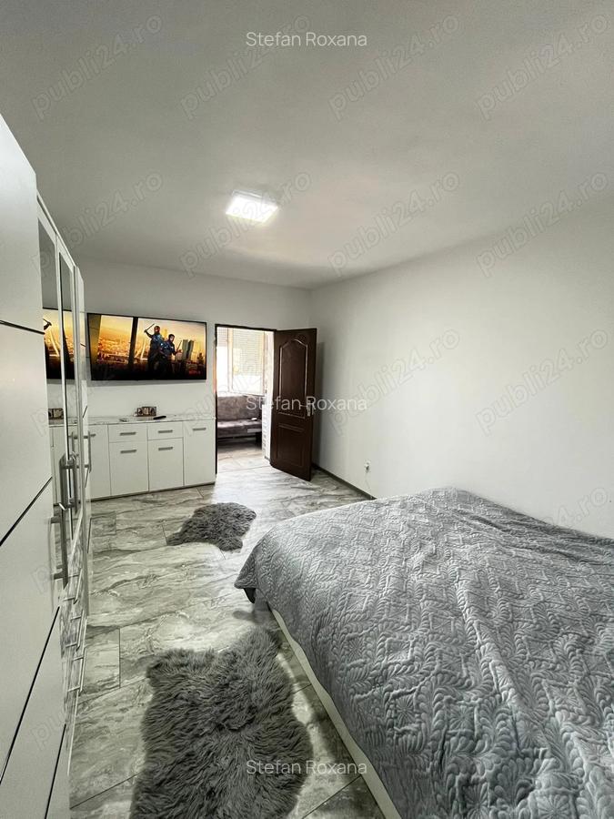 Apartament De vanzare 3 camere hol Bucatarie Baie Pivni?a Recent renovat Pre? 65000 u?or negoc - 2