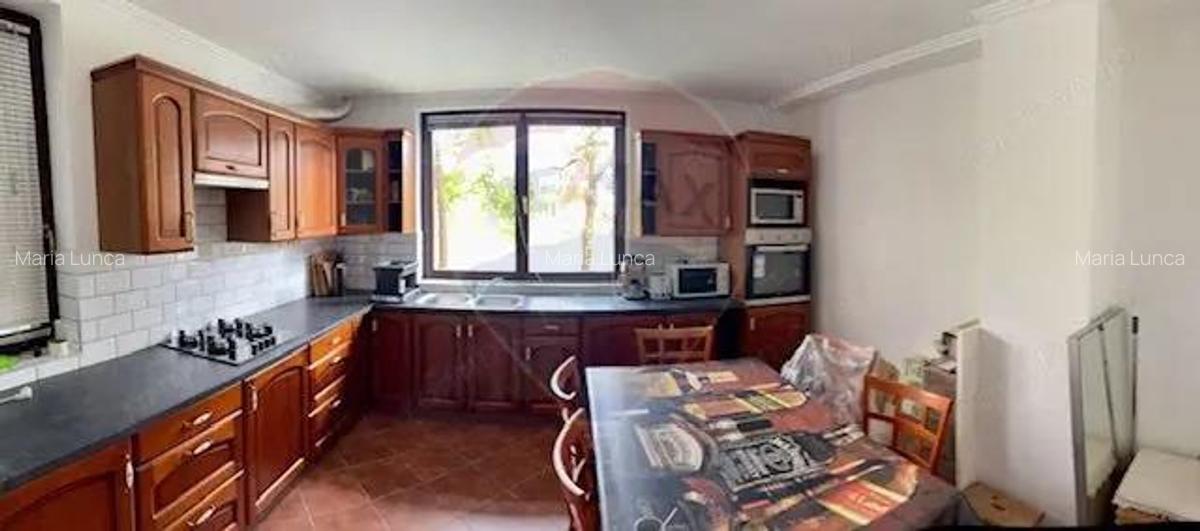 Casa / Vila cu 4 camere de vanzare - 4