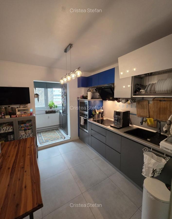 Vanzare apartament 3 camere Piata Alba Iulia - 1