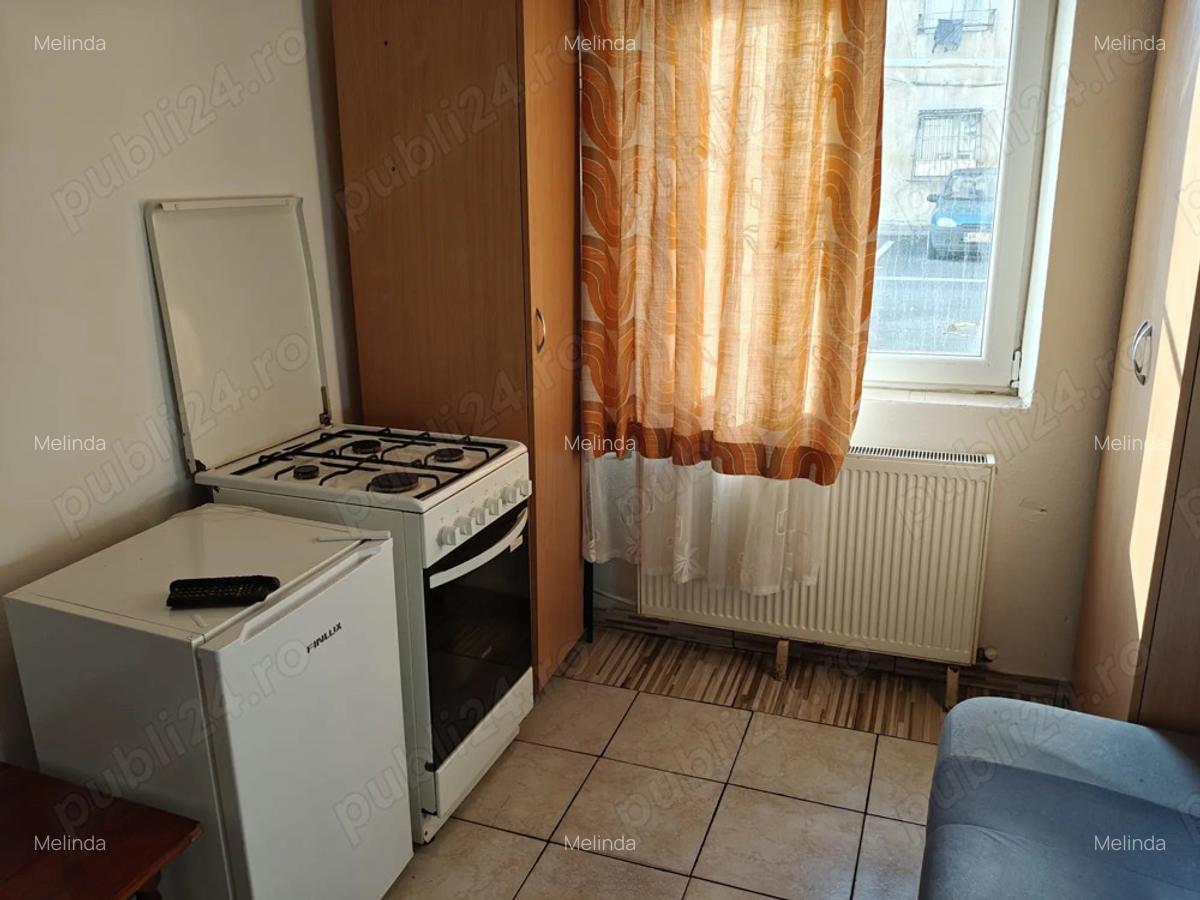 Inchiriez garsoniera cf 3 - 4