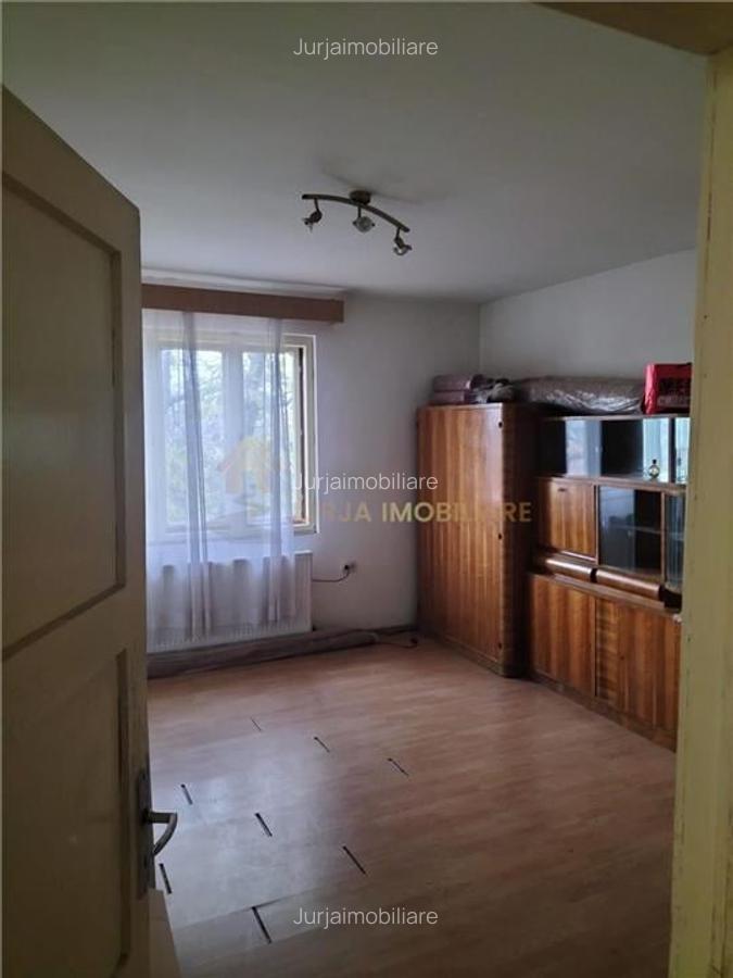 CASA 2 CAMERE 70 MP TEREN 601 MP DAMBUL ROTUND - 5