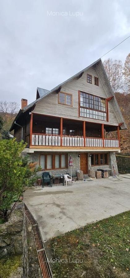 Vila spatioasa, 5 camere, Breaza, aer curat, liniste langa padure - 8