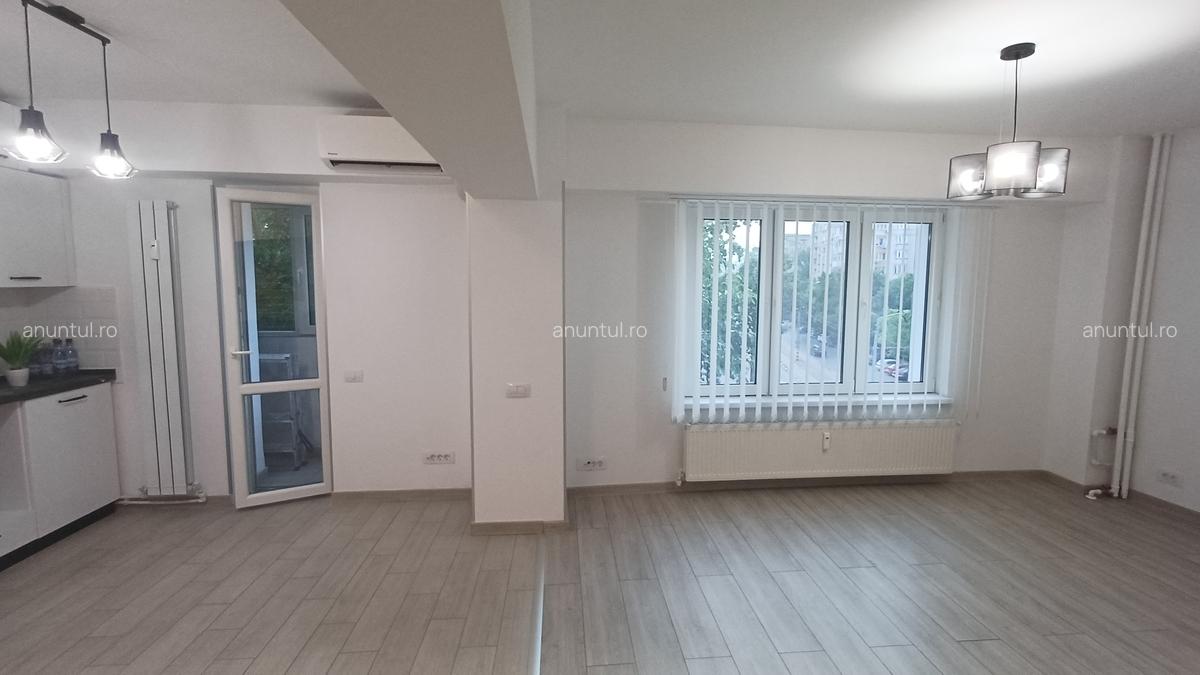 Calea Calarasi 238, an 1992, renovat, 40 mp, et. 3/7, proprietar - 7