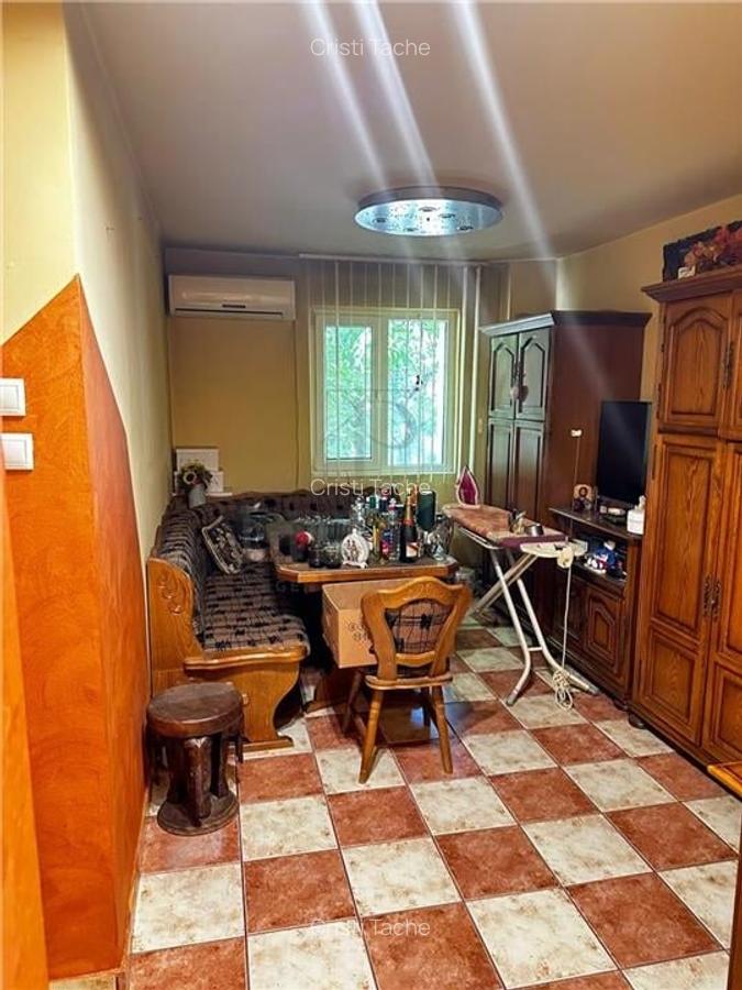 CIRCUMVALATIUNII - ETAJ 1 - BLOC IZOLAT - 4 camere - 2 bai - debara - decomandat - 3