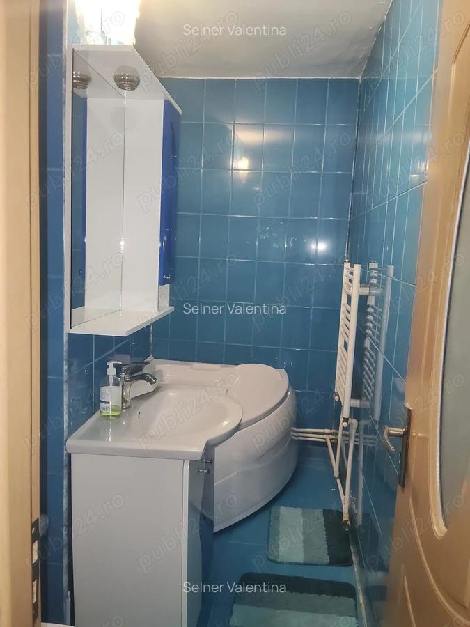 Vand apartament cu 4 camere decomandate in Caransebe?, cartier Pipirig, et.4 - 5