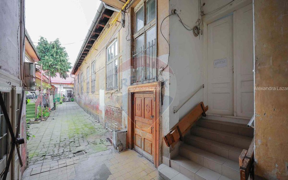 Casa de Vanzare cu 4 camere, Ultracentral - Cuza Voda - 13