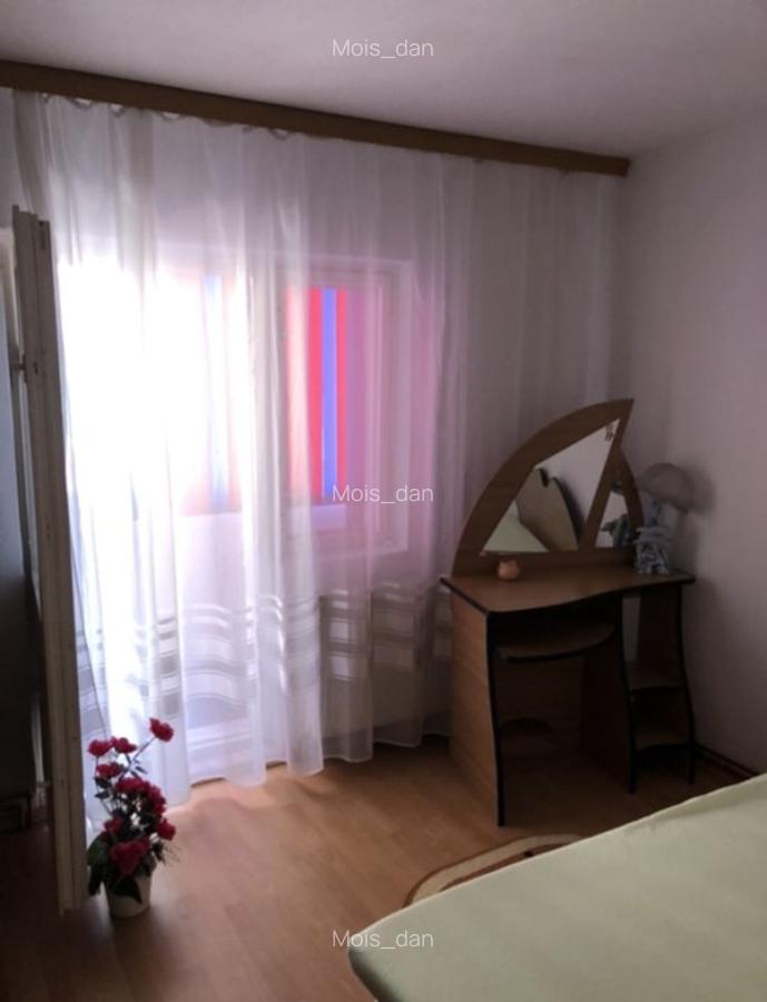INCHIRIEZ APARTAMENT 3 CAMERE,ETAJ 2,TURNISOR - 10