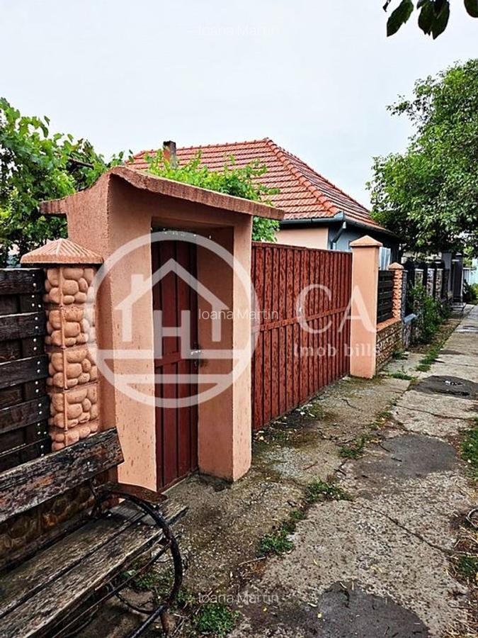 Casa de vanzare cu 4 camere si teren de 1520 in satul Batar, Bihor - 2