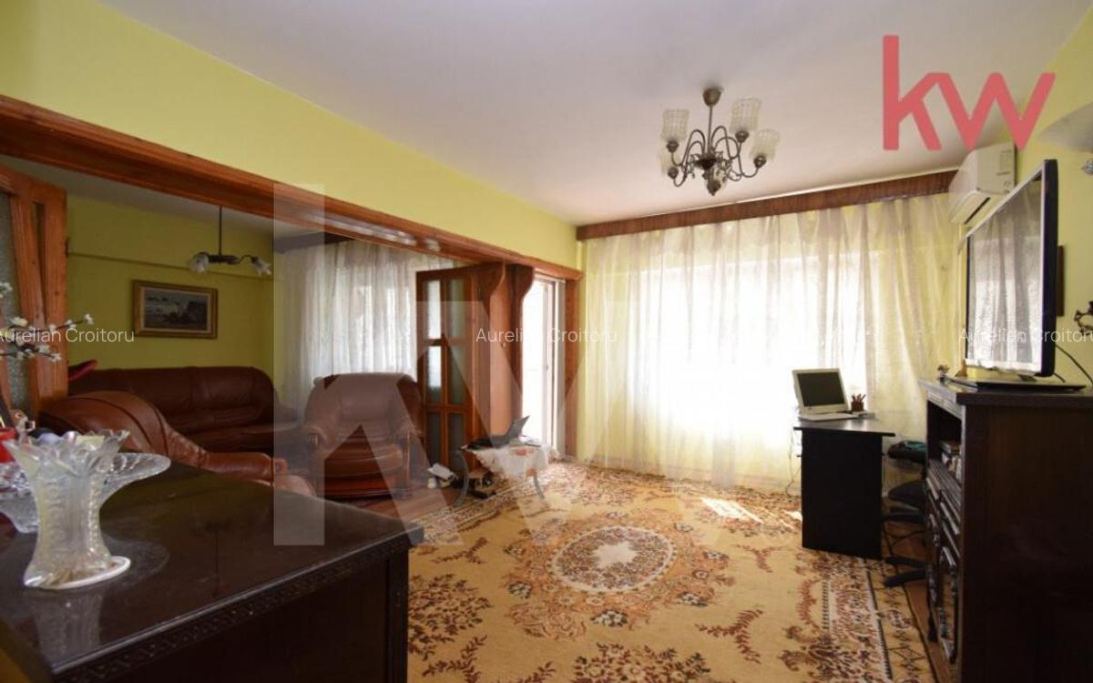Apartament 4 camere Sarari decomandat, - schimb cu 2 camere - 12 Apartament 4 camere Sarari decomandat, - schimb cu 2 camere - 12