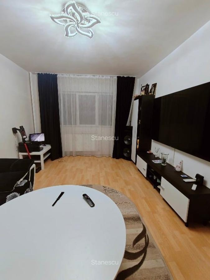 PARTICULAR vând 3 cam. lângă  Metrou 2min. Apărătorii Patriei bl.1986, parter/8 - 3