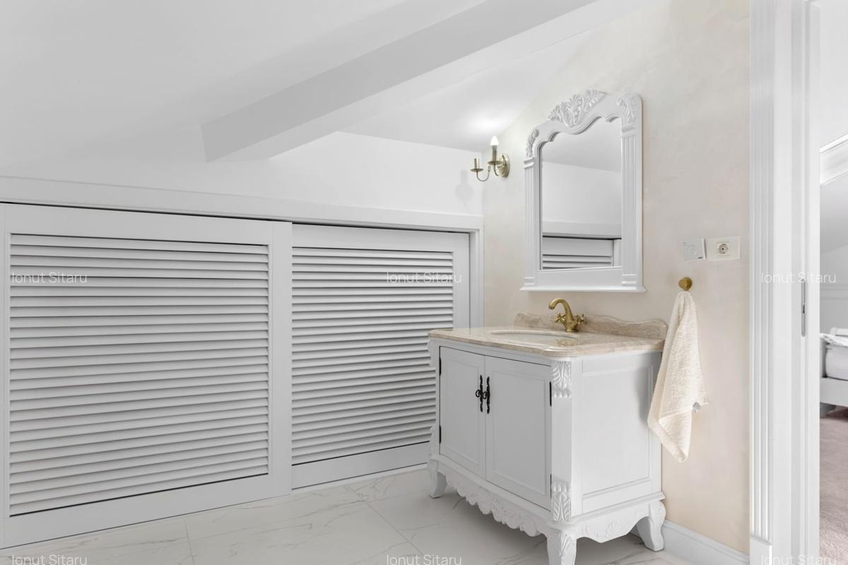 Casa superba - Zona Unirii -  295 mp - 25