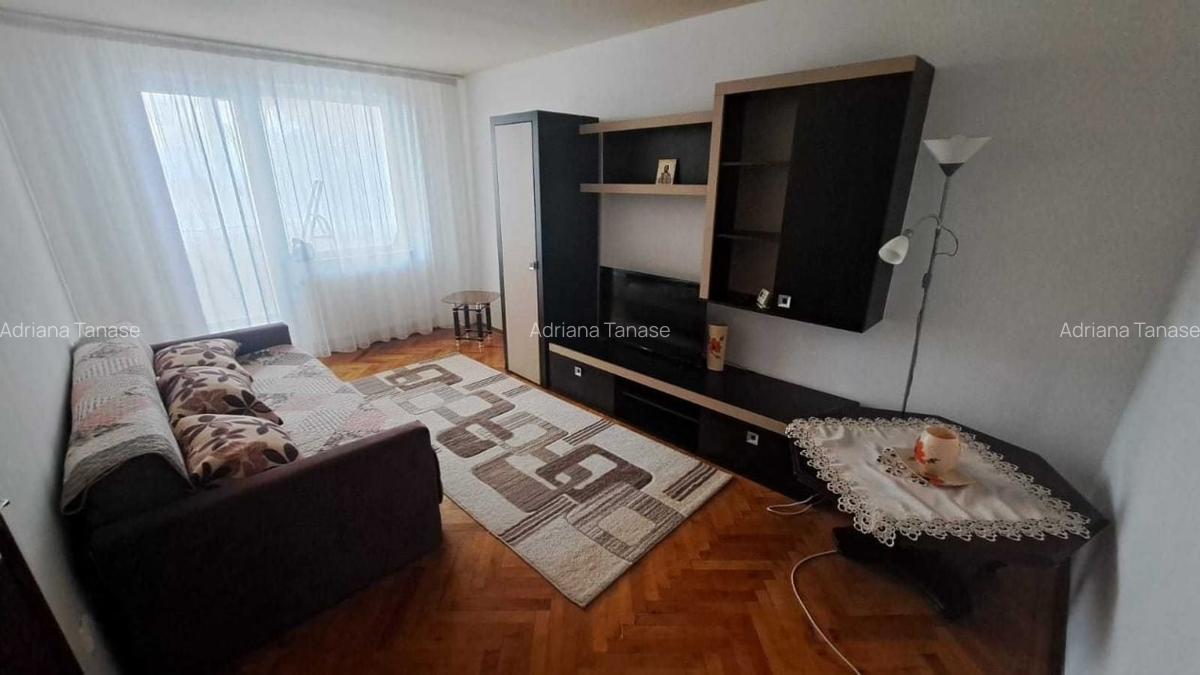 Apartament cu 3 camere 67 mp, etaj intermediar,  situat in zona Vlahuta - 1