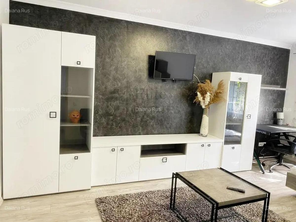 Apartament spatios cu 3 camere de vanzare | Cartierul Rogerius - 1