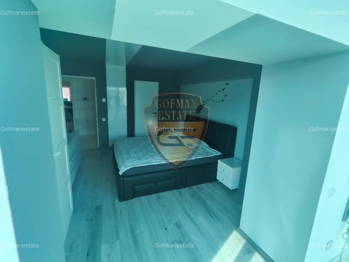 Stadion 3 Camere 90 mp Parcare Delfinariu City Park Mall Tabcarie, Bloc an 2000 - 10