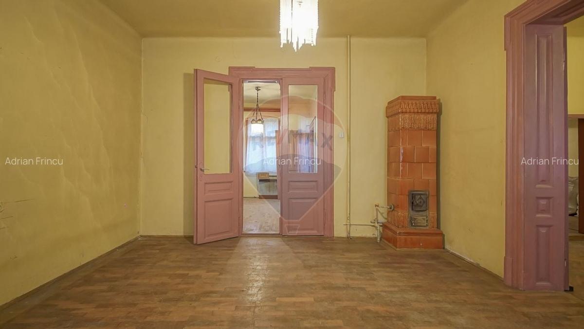 Vila pe str Alexandru Ioan Cuza, 10 camere, S + P + E, teren 282 mp - 11