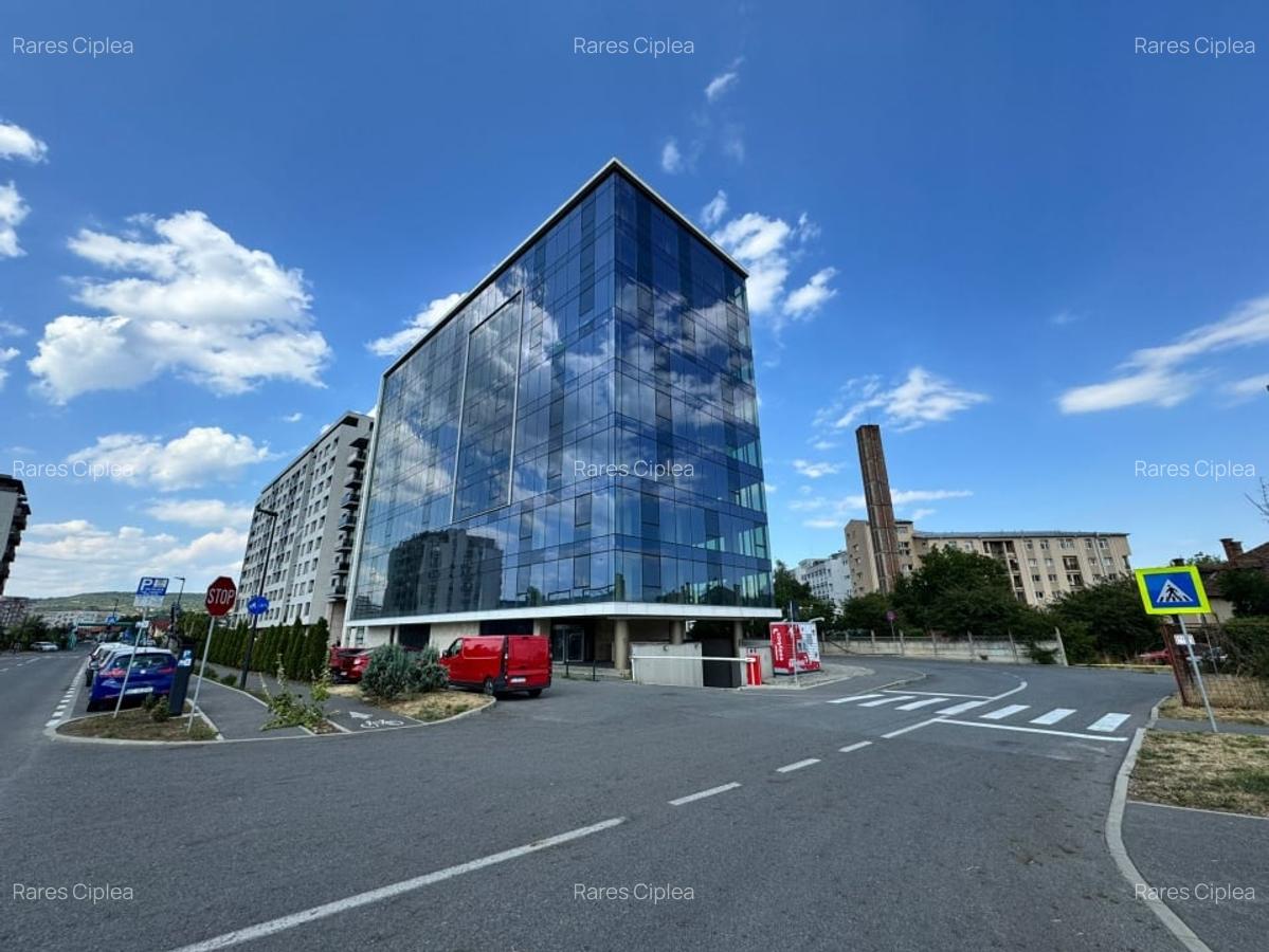 Apartament modern cu 3 camere, balcon cu vedere la Somes, bloc nou - 1