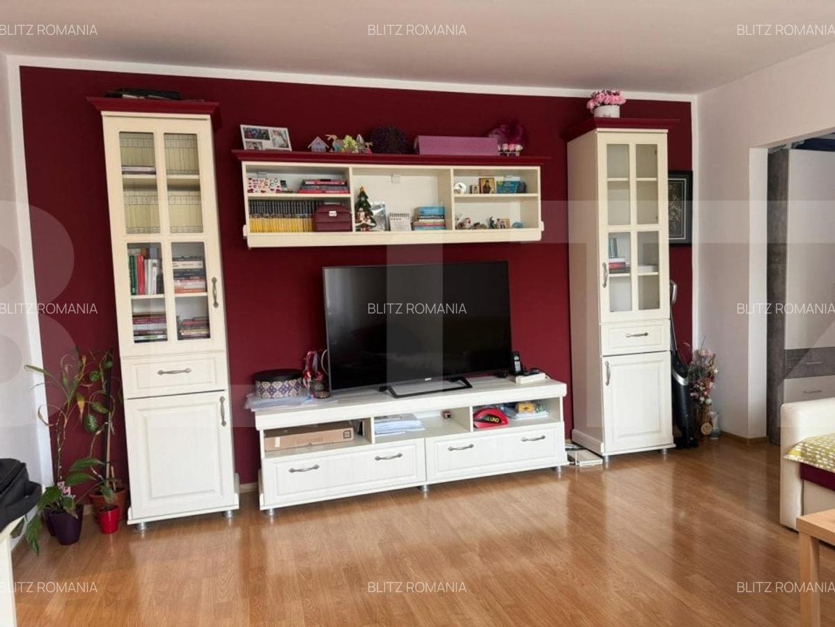 Apartament de vanzare, cu 3 camere, 73 mp, Soarelui - 1