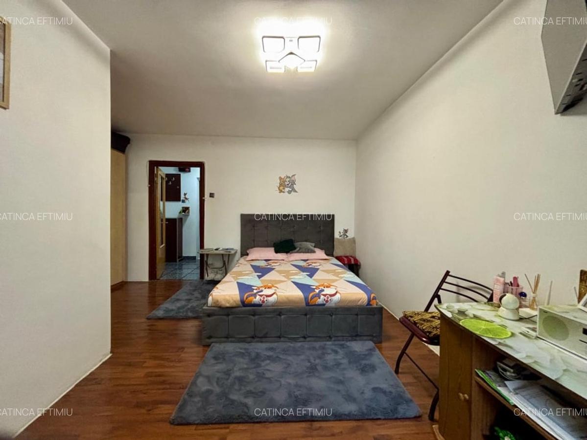 Garsoniera | Bloc mixt | 10 minute metrou 1 Decembrie - 1